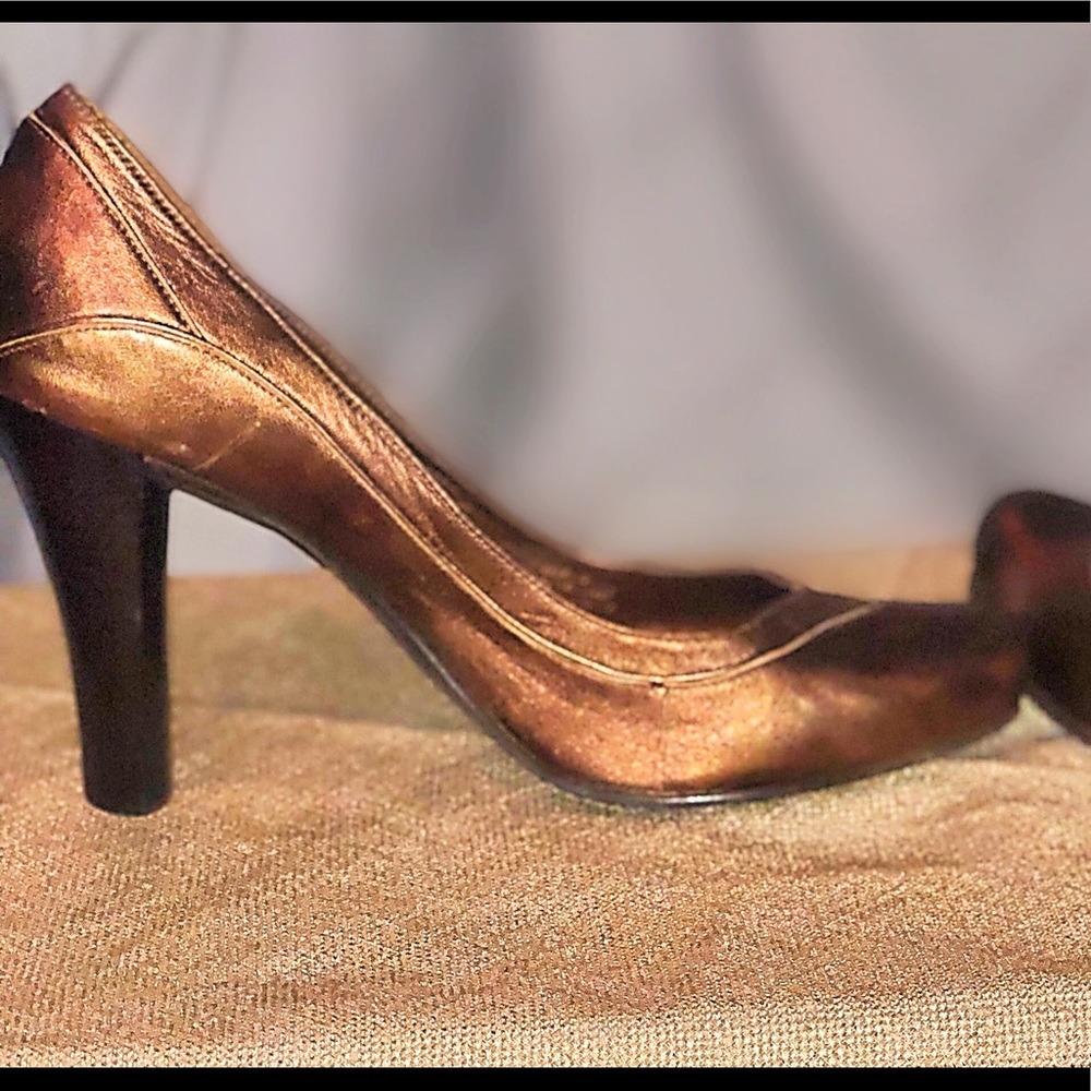 BCBG Bronze Heels size 9.5